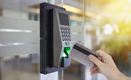 Sistema de controlo de acessos